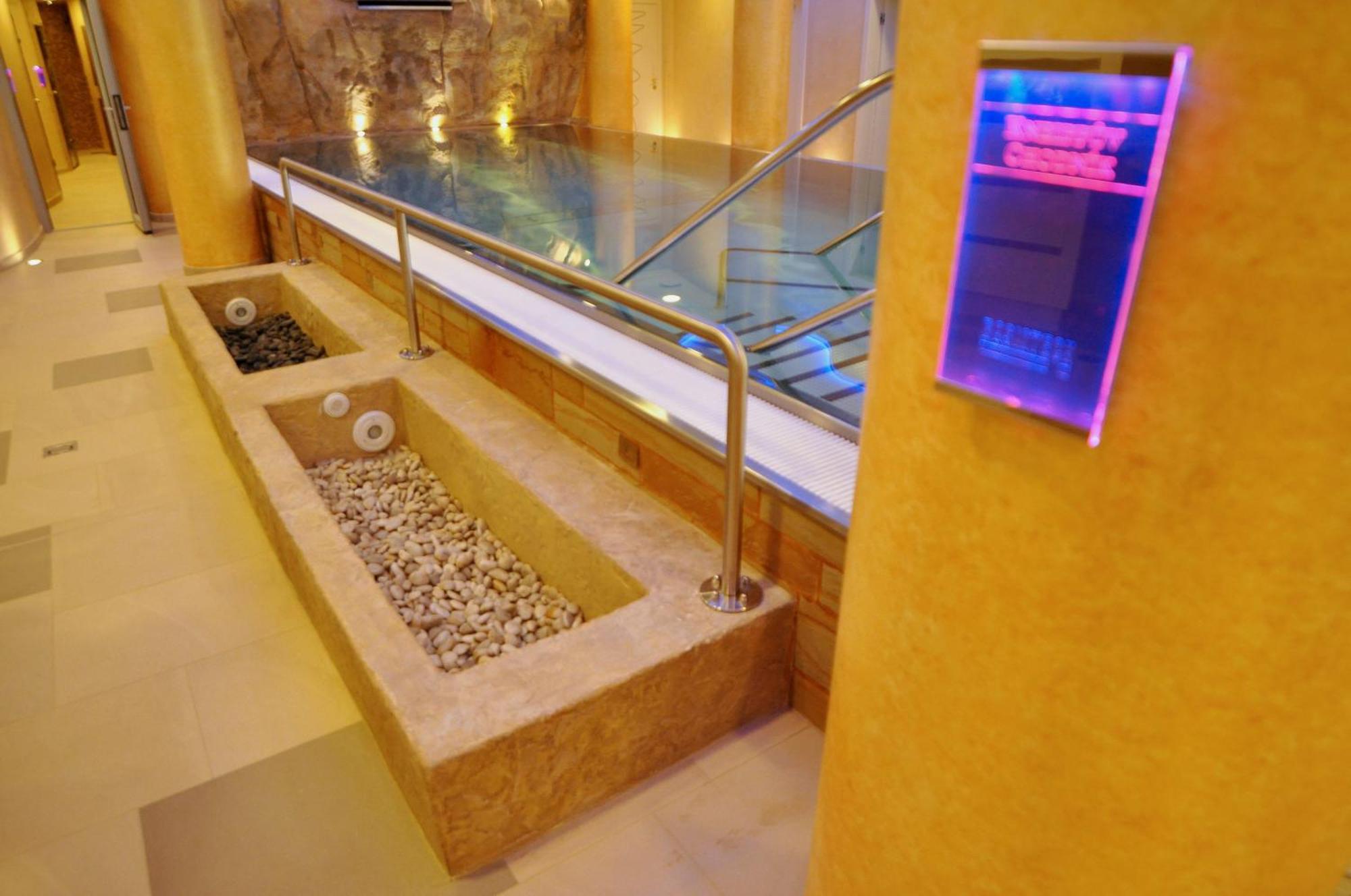 Boutique Hotel Ambiente ****+ Karlovy Vary Exterior photo